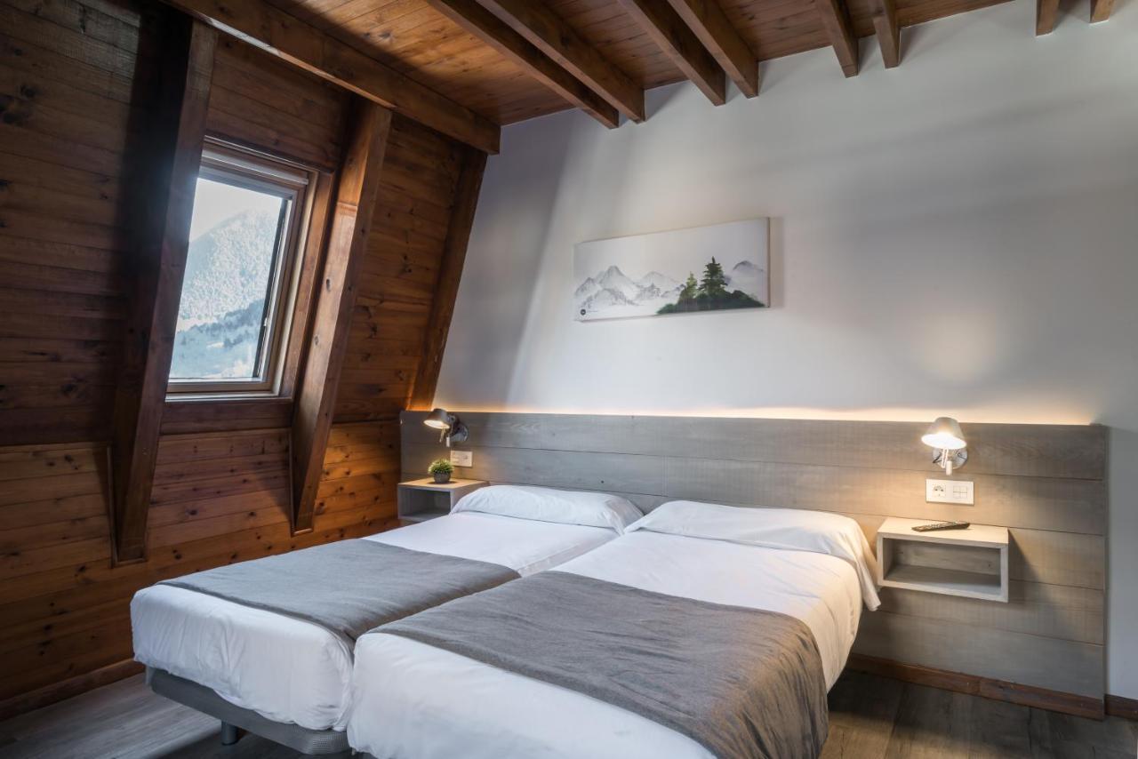 Salardú Hotel Snoe Mont Romies מראה חיצוני תמונה
