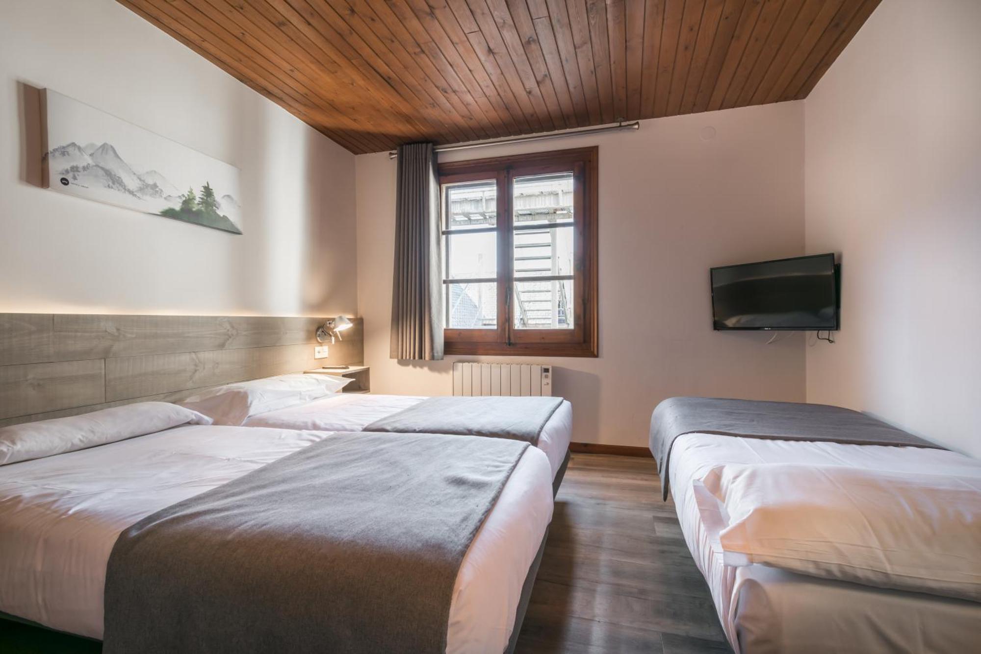 Salardú Hotel Snoe Mont Romies מראה חיצוני תמונה